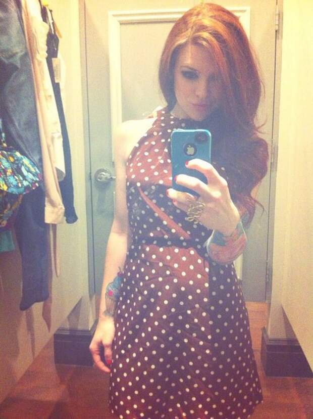 It’s official, mirrors are a girls best friend (35 Photos) It’s official, mirrors are a girls best friend (35 Photos)