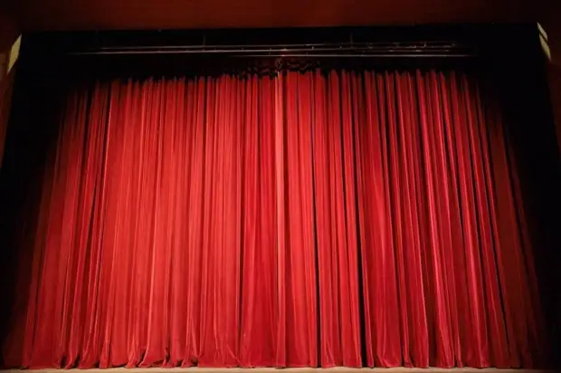 Соломин попросил Путина не объединять театры МОСТ и Моссовета