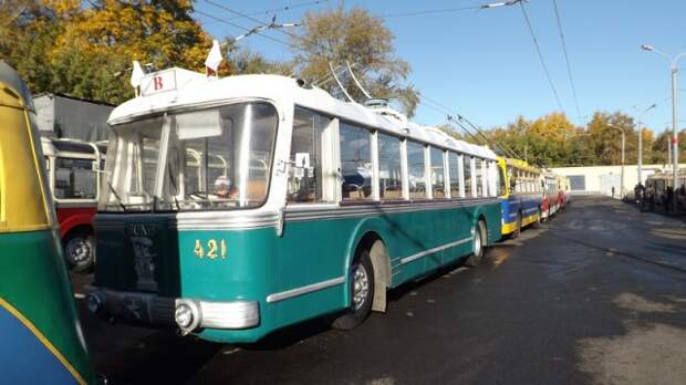 83 года московскому троллейбусу. Фоторепортаж