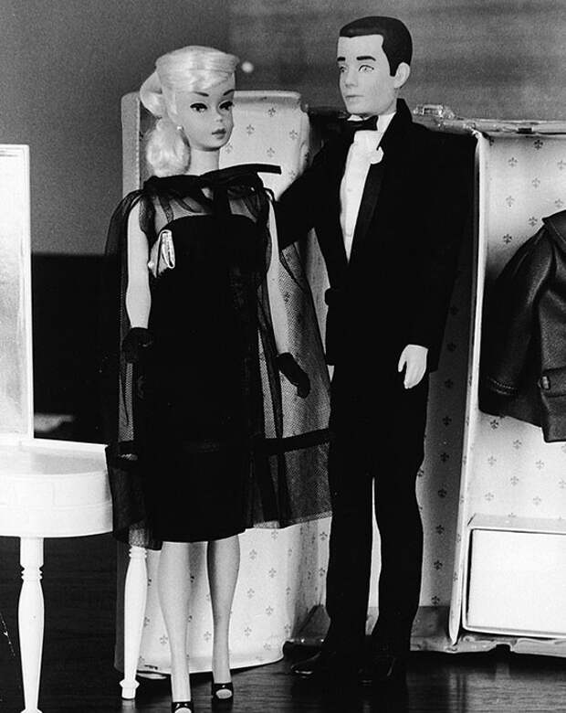 Барби и Кен у шкафа, 1964 год.