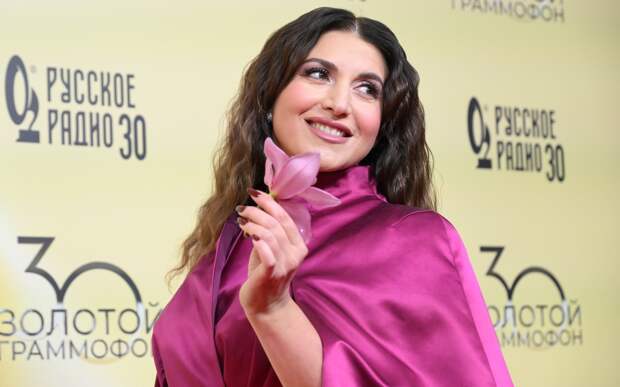 Жасмин назвала свои любимые салаты на Новый год