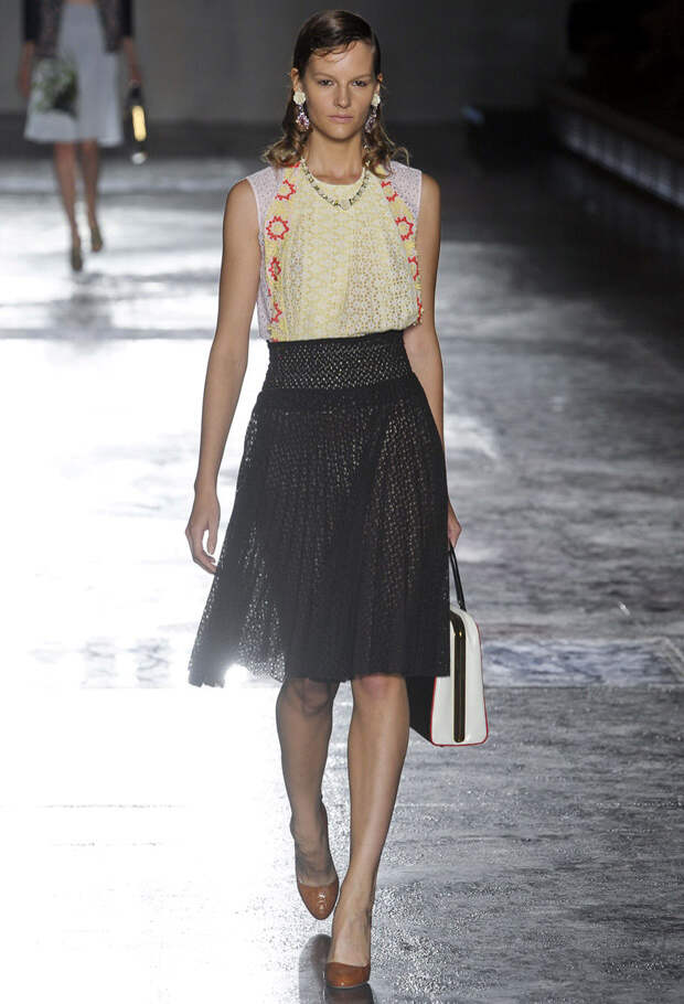 prada-high-waist-skirt