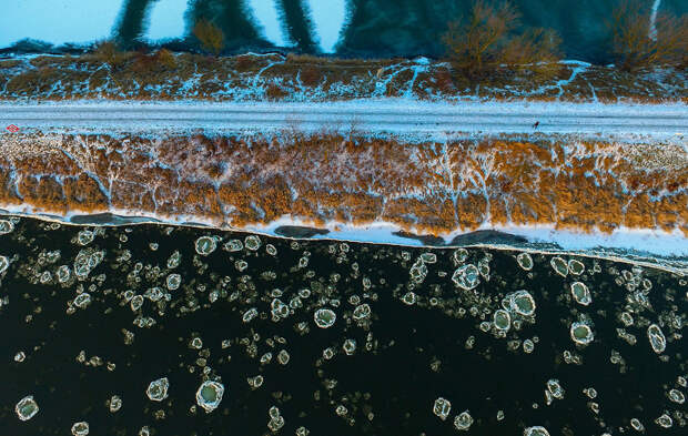 Льдины у берегов на реке Одер