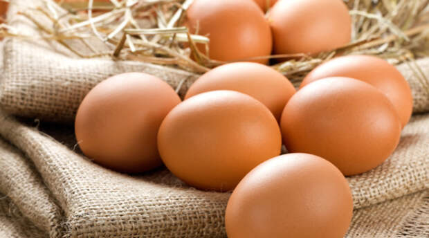 Диетический продукт Лецитин и холин, содержащиеся в яйцах, способствуют скорейшему выводу жиров и холестерина из тела. Сами по себе яйца низкокалорийны, так что можно не бояться за стройность фигуры.