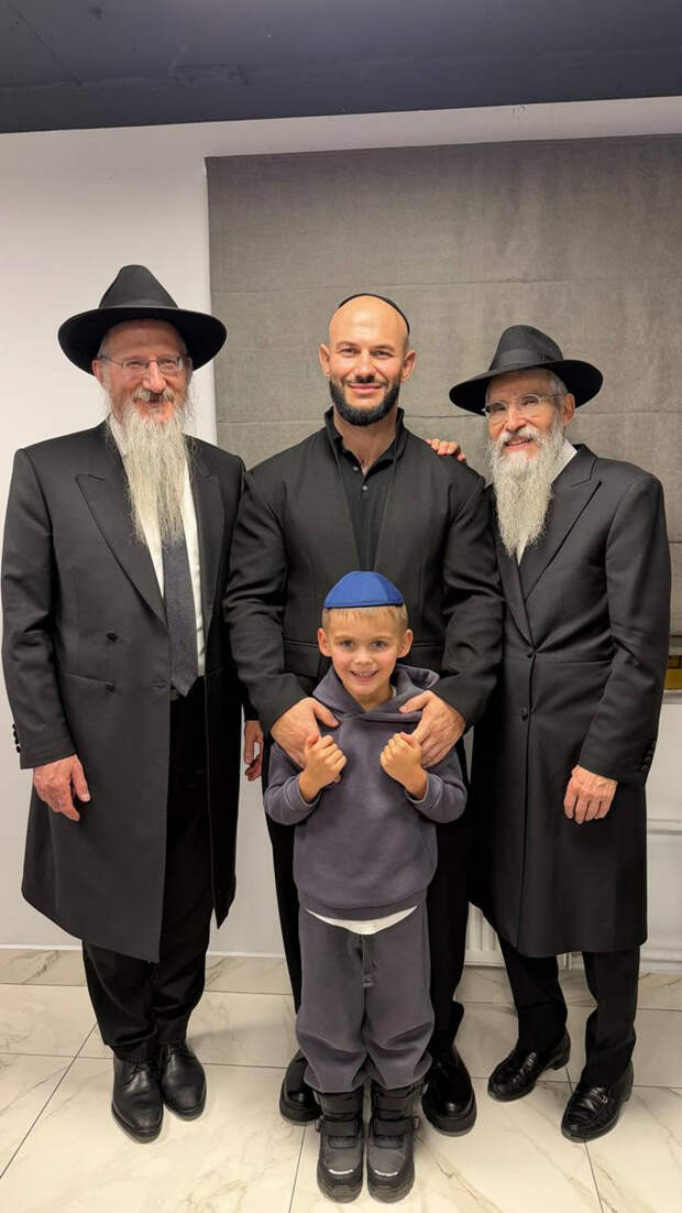 5-летний сын Джигана и Оксаны Самойловой впервые вышел на сцену: милое видео