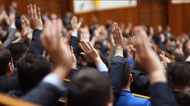 "Картина коррумпированности засверкала яркими красками": В Госдуме отклонили важный законопроект по мигрантам