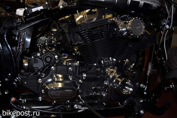 Кастом Harley-Davidson Айвана Гвин Томаса