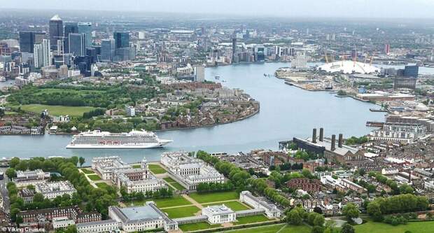 11. Судно Viking Star, вмещающее 930 пассажиров, идет по реке Темза в городских пейзажах Лондона красиво, красивые места, круиз, круизы, мир, паром, путешествия, фото