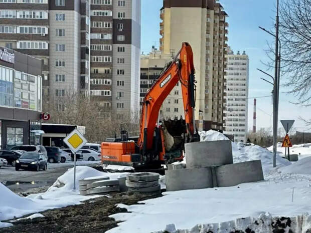 Ливневую канализацию начали строить на проблемном участке улицы Петухова в Новосибирске