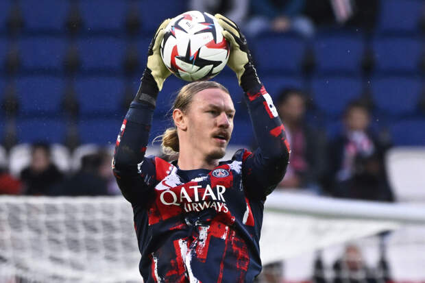 Голкипер "ПСЖ" Сафонов включен в стартовый состав на матч с "Ниццей"