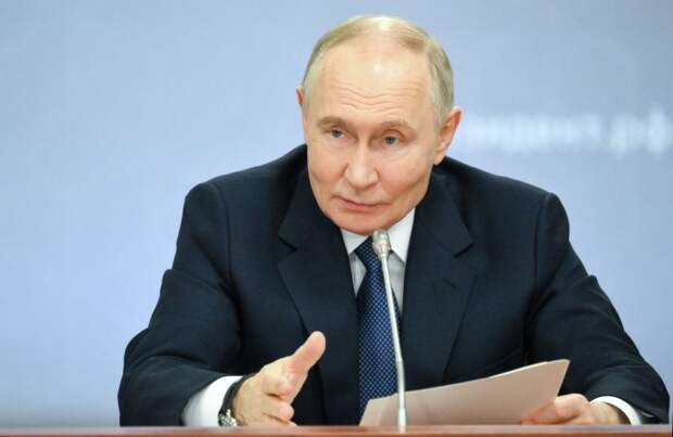 Toyo Keizai: японский депутат передал Путину послание от премьера Такаити