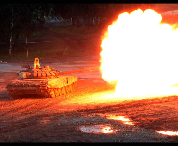 The T-90 tank: equipped with a 125mm smoothbore cannon and remote controlled anti-aircraft gun