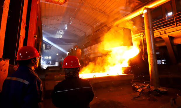 Крупнейший металлокомбинат Украины оказался на грани закрытия из-за мобилизации