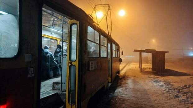 Три трамвайных маршрута и один троллейбусный временно изменили в Барнауле