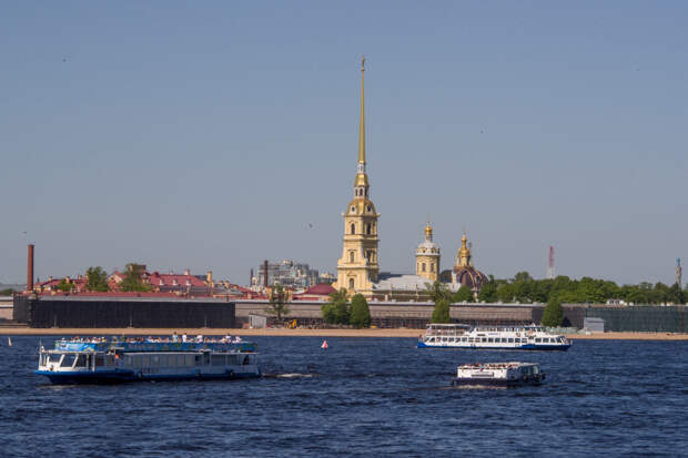 Холодный атмосферный фронт собьет жару в Петербурге