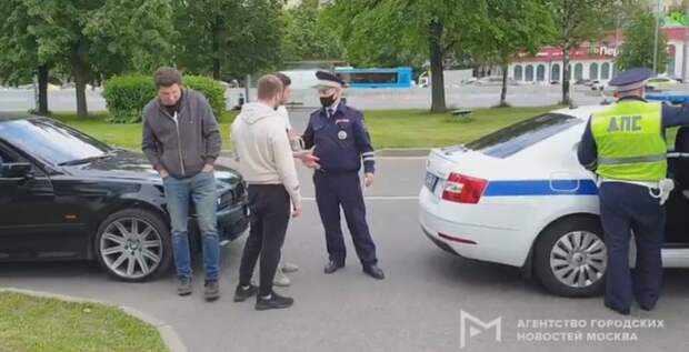 На Алтуфьевском шоссе задержали блогера за неправильную тонировку автомобиля
