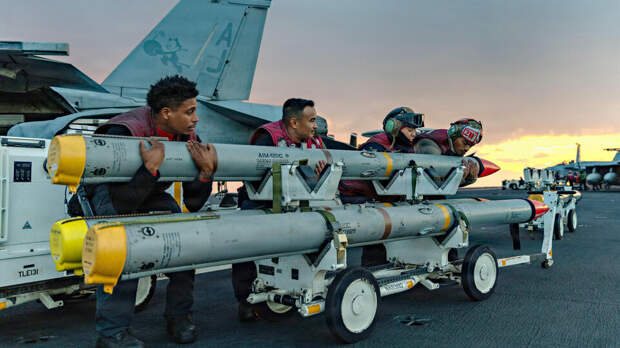 Главы оборонных ведомств США запросят дополнительные $50 млрд на оружие