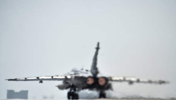 Российский фронтовой бомбардировщик Су-24 в Сирии. Архивное фото