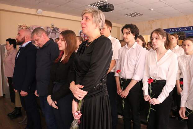 В трех новомосковских школах открылись памятные уголки военным, погибшим в ходе СВО