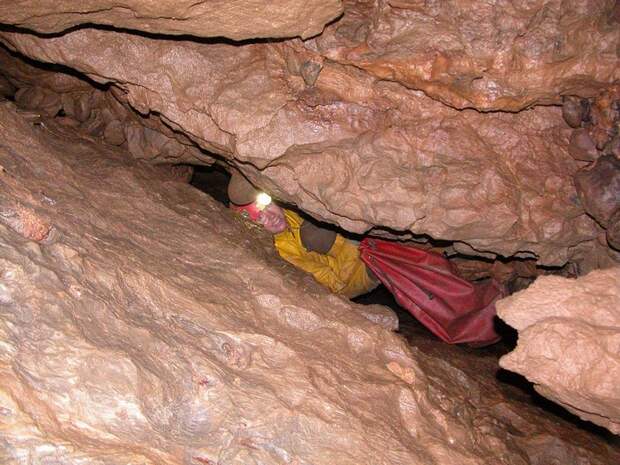 Самая глубокая в мире пещера (31)