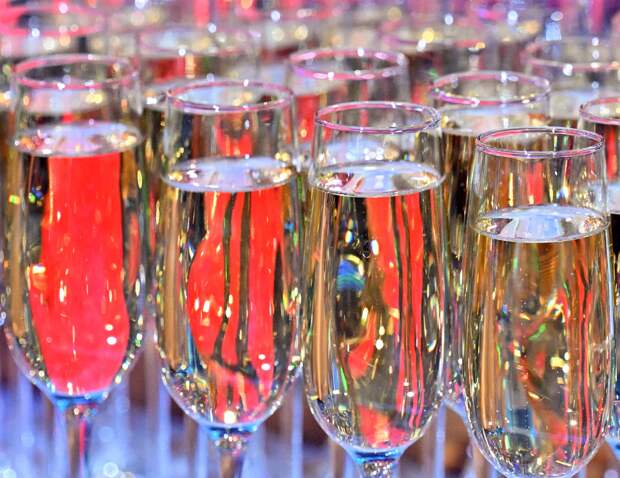 Доходы России от экспорта шампанского подсчитали