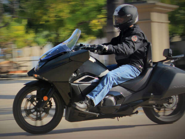 HONDA NM4.