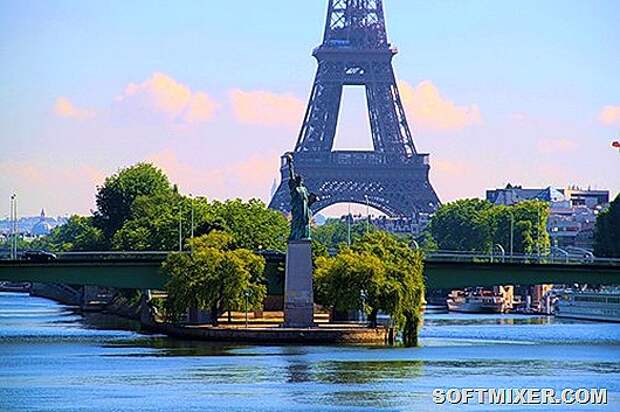 Статуя-Свободы-в-Париже