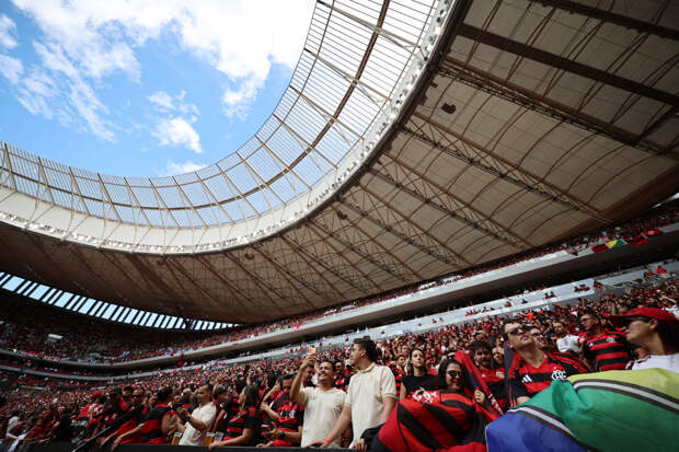 В Бразилии крыша стадиона сгорела во время соревнований