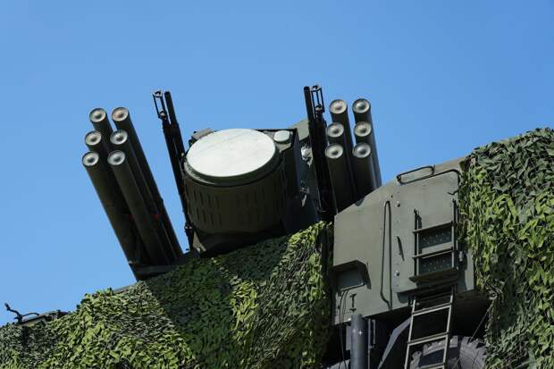 Силы ПВО за два часа сбили 12 дронов над российскими регионами