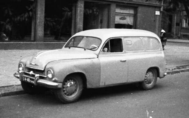 Чехословацкий фургон Skoda 1201 завозился в СССР с 1957 по 1968 гг. | Фото: auto.mail.ru.