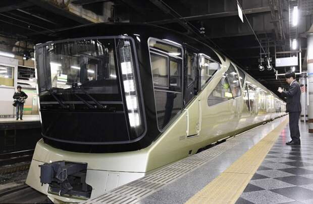 Shiki-Shima - поезд класса люкс от создателя Porsche, Ferrari и Maserati.