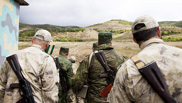 Военнослужащие во время учений на полигоне Дзарцем в Южной Осетии. Архивное фото