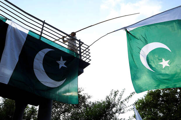 Пакистан сообщил о приостановке операции против Афганистана из-за праздника