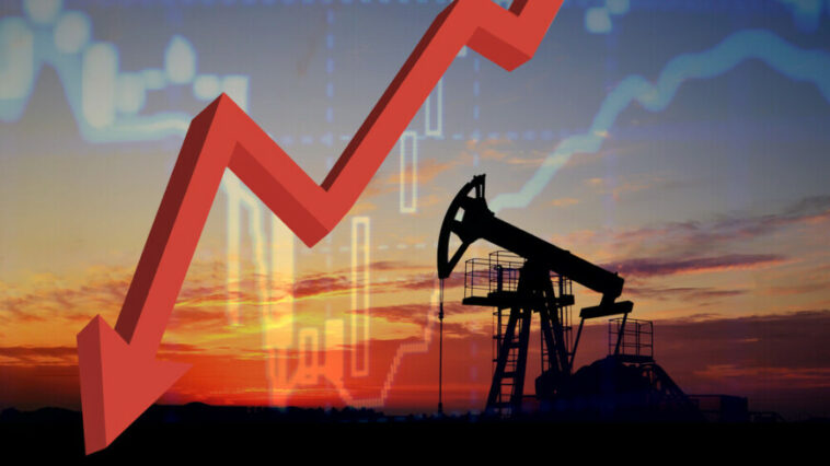 Нефть Brent на бирже опускалась ниже за баррель