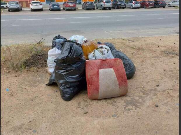 Жители Читы пожаловались на оставленный бытовой мусор в Центральном районе