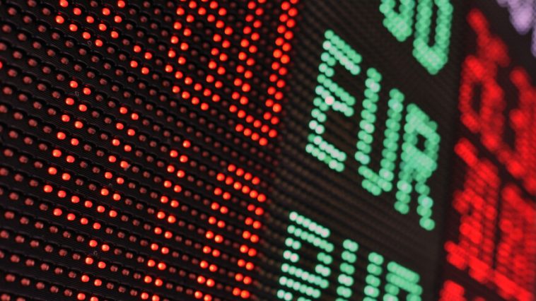 Банк России повысил курс доллара и понизил евро на 25 января