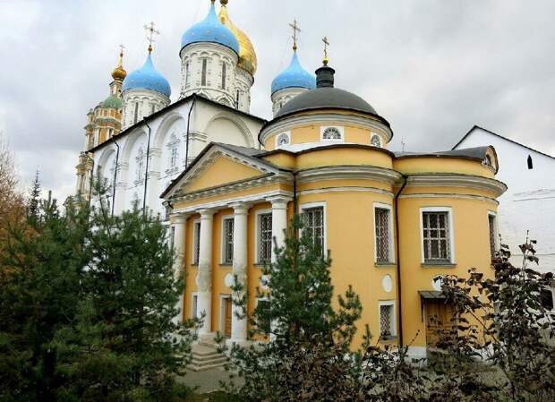 Церковь Знамения Богородицы в Новоспасском монастыре