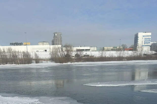 Спасатели ищут еще одного ребенка, провалившегося в реку Обь