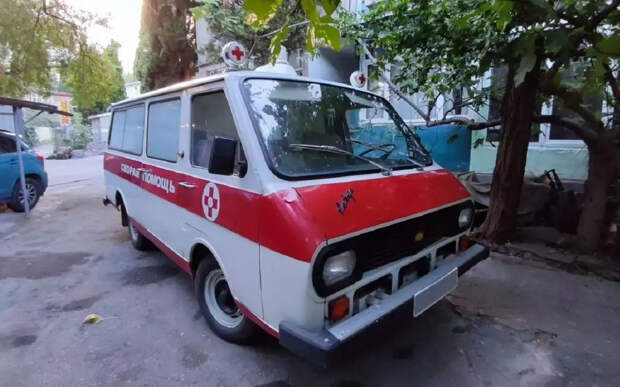 Советская «скорая» за 12 млн – продают микроавтобус РАФ с минимальным пробегом