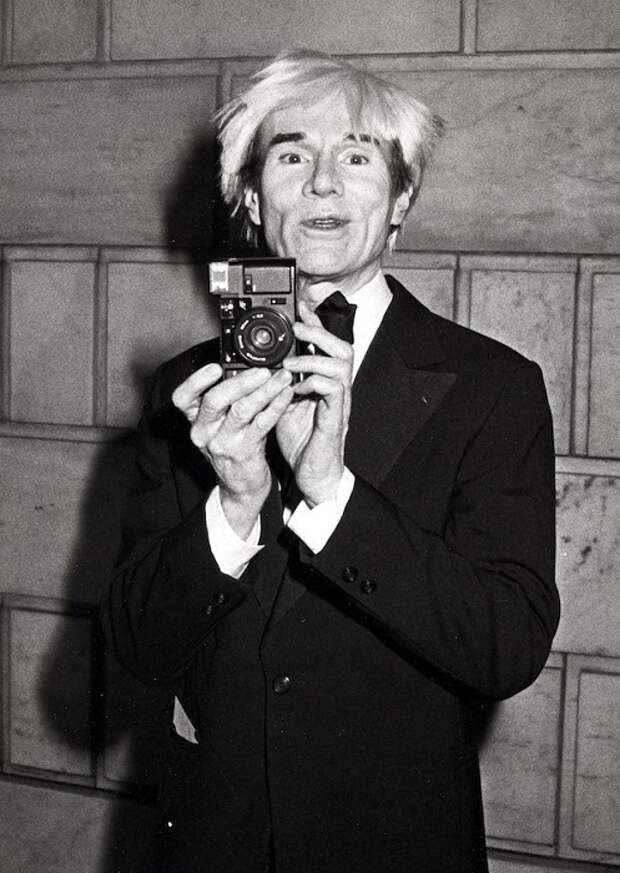 Энди Уорхол (Andy Warhol) -<br> значимая персона в поп-арт-движении. | Фото: blogarch.artconnect.com.