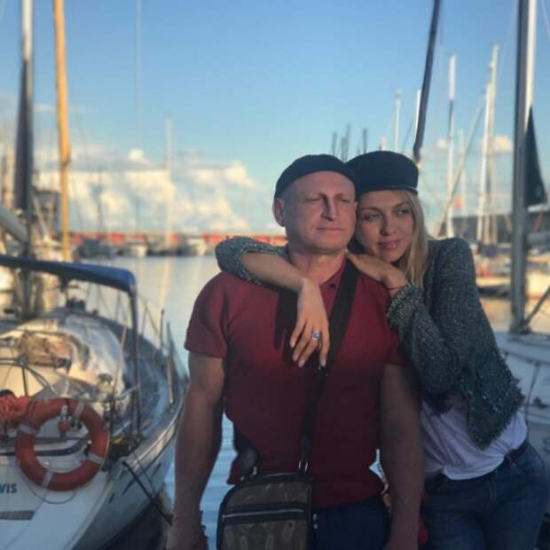 Оля Полякова с мужем на отдыхе