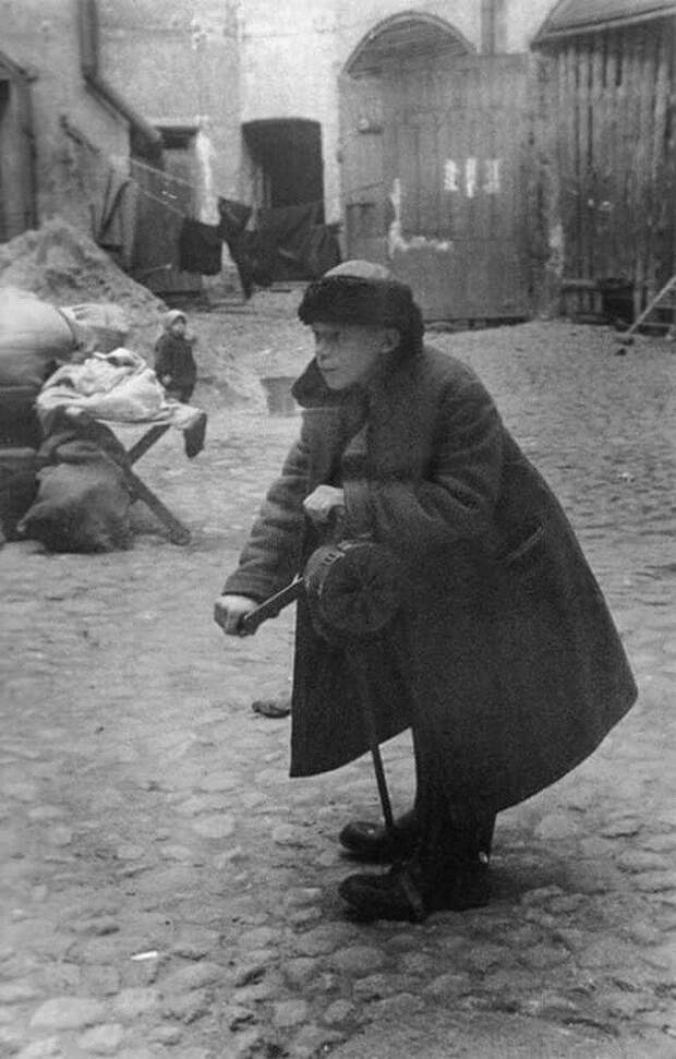 Немного истории в фотографиях.