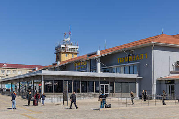 В аэропорту Краснодара на вылет и прилет задерживаются около 30 рейсов