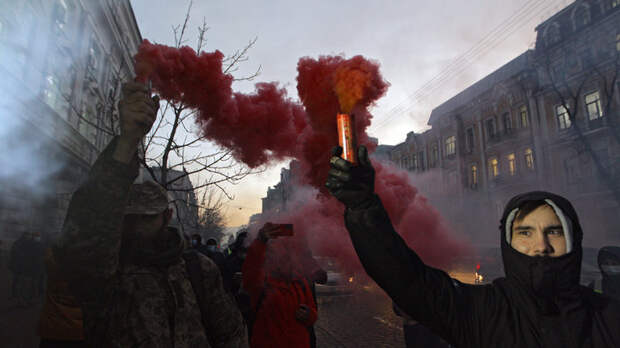 Украинские радикалы потребовали вернуть беспорядки в Казахстан. Иначе - раздел России Украинские радикалы потребовали вернуть беспорядки в Казахстан. Иначе - раздел России