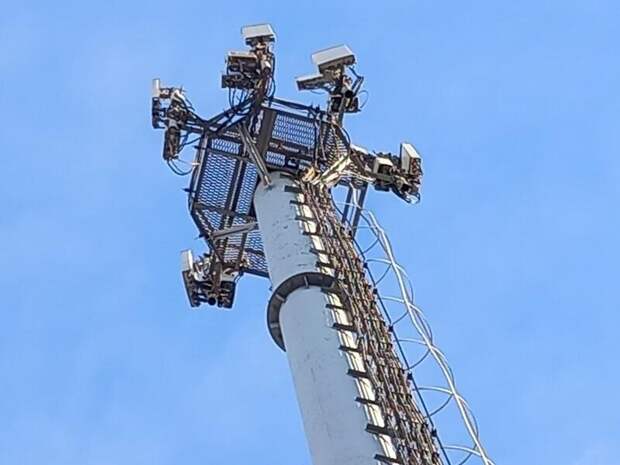 Жители поселка Орловский обходятся несколько месяцев без связи