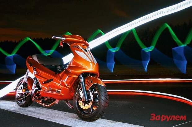 001_moto_0911_074