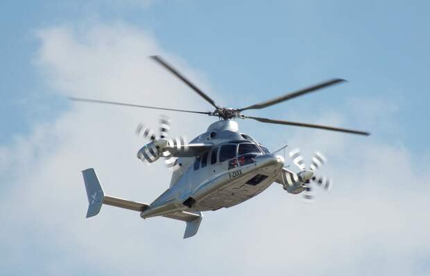 Eurocopter X³ во время полета.