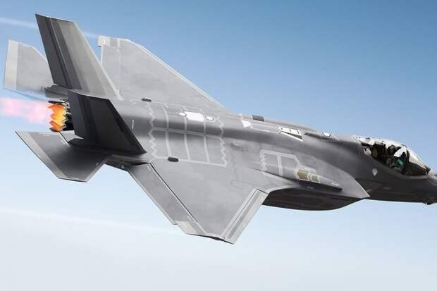 Почему истребители F-35 не смогли преодолеть Атлантический океан Почему истребители F-35 не смогли преодолеть Атлантический океан