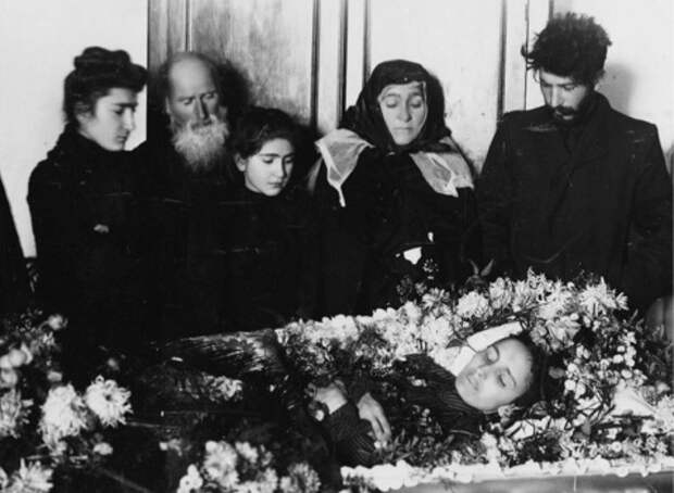 Сталин на похоронах своей первой жены Като Сванидзе, 1907 история, редкие, фото