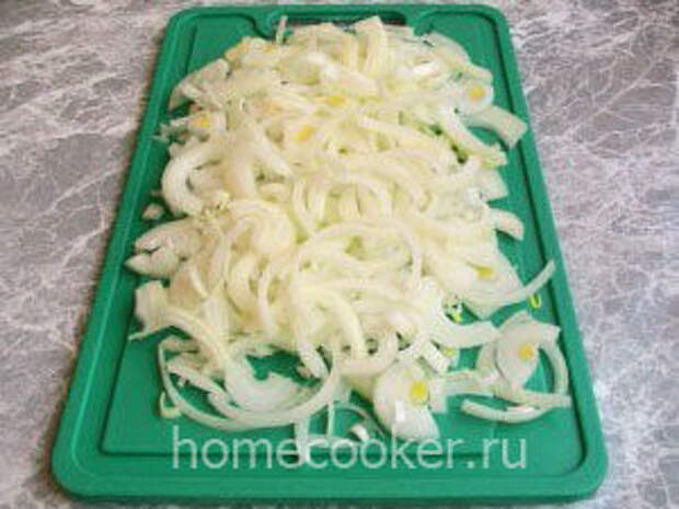 Рыба под маринадом Luk polukoltsami 2 300x225 Рыба под маринадом
